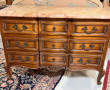 Commode de style Louis XV en bois nature