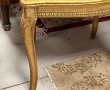 Chaise en bois doré à décor de rang de p
