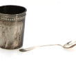 Timbale et petite cuillère en argent min