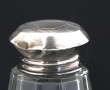 Deux saupoudreuses en verre moulé, bouch