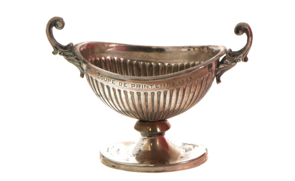 Petite coupe godronnée en argent 800ème.