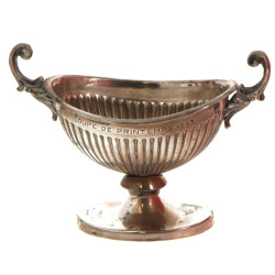 Petite coupe godronnée en argent 800ème.
