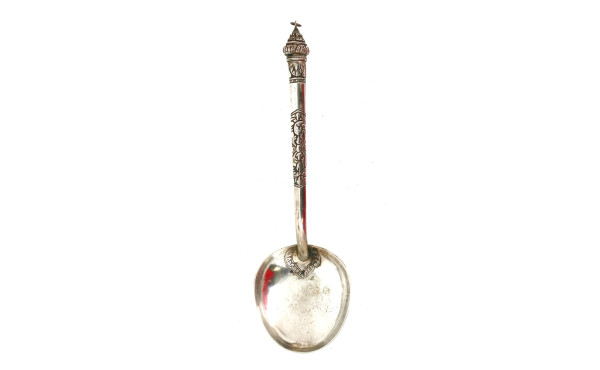 Cuillère de service en argent, travail a