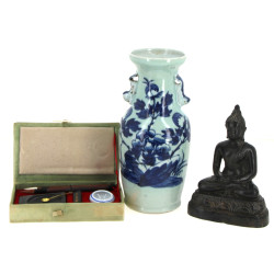 CHINE - Lot comprenant un vase en porcel