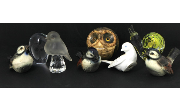 Lot de 7 petits oiseaux en verre, pierre