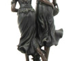 "Deux jeunes filles au panier de fleurs"