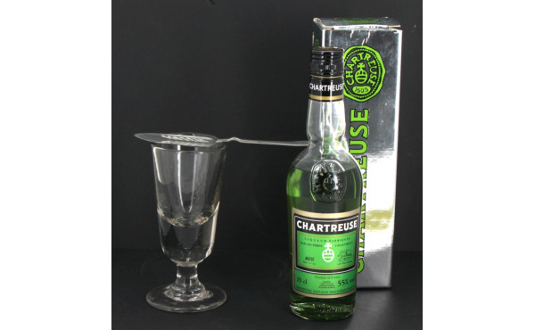 Verre et cuillère à absinthe : on y join