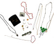 Lot de bijoux fantaisie dont colliers, c