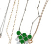 Lot de bijoux fantaisie dont colliers, c