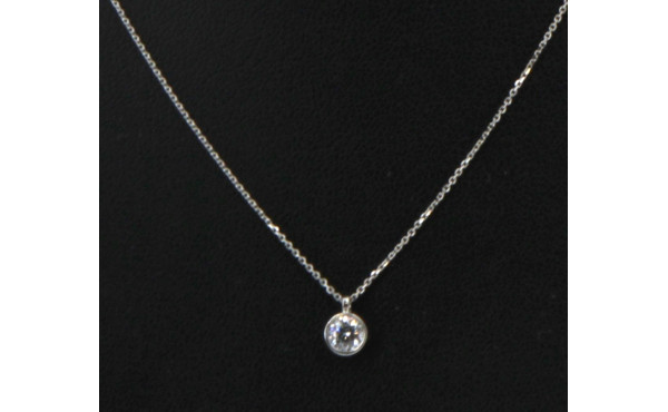 Collier en or gris 375ème et oxyde blanc