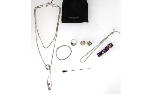 Lot de bijoux fantaisie avec strass dont