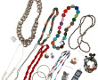 Lot de 4 colliers fantaisie dont AMPCP à