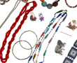 Lot de 4 colliers fantaisie dont AMPCP à