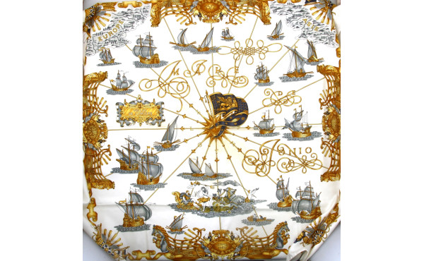 HERMES - Carré en soie "Voiles de Lumièr
