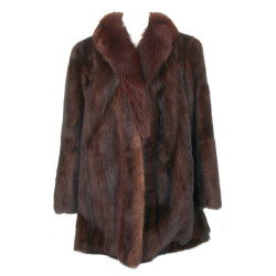 LOCHARDET à QUIMPER - Manteau de vison, 