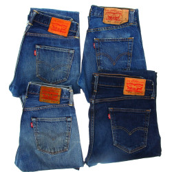 4 jean's Levi's en différentes tailles (