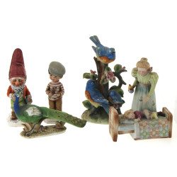 Lot de bibelots en porcelaine polychrome