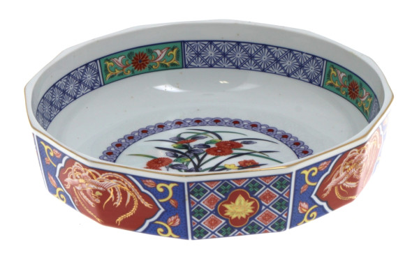Coupe en porcelaine du Japon décor flora