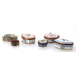 Lot de 6 petites boîtes à pilules dont 4