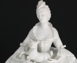 "Femme élégante du XVIIIè au carlin", su