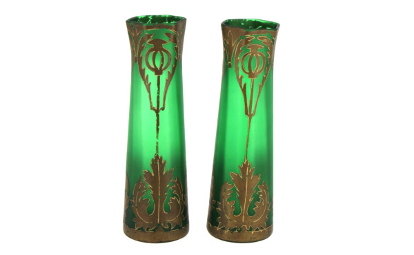 Paire de vases Art Nouveau en verre vert