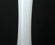 Grand vase cornet en verre blanc et bleu