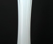Grand vase cornet en verre blanc et bleu