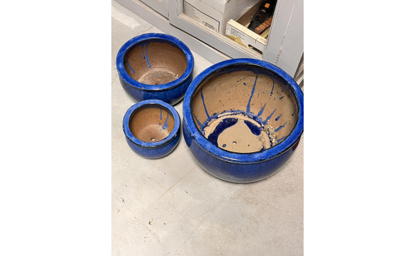 3 pots de jardin émaillés bleu : un pot