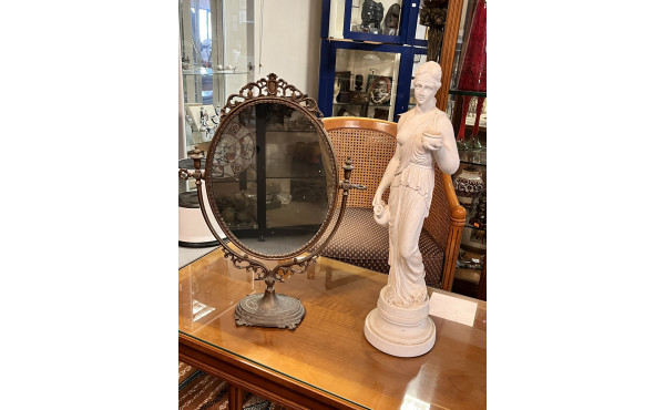 Miroir pivotant, H 57 cm et sujet "Femme