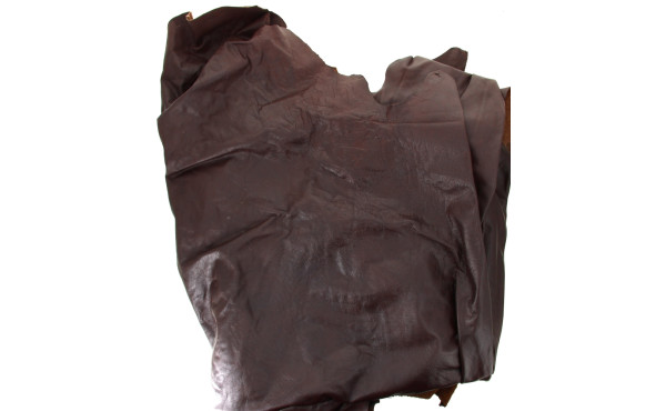 Peau de vachette, cuir brun, origine mai