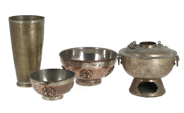 ASIE - 2 bols en cuivre étamés décors d'