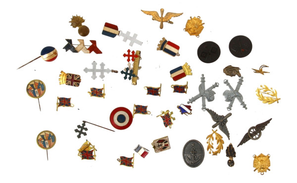 MILITARIA - Lot ancien de divers insigne