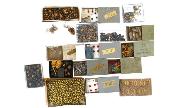 MILITARIA - Lot ancien de boutons divers
