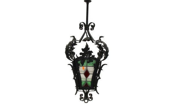 Lanterne en fer forgé et verres de coule