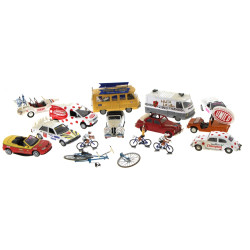Lot de petites voitures et fourgons pub