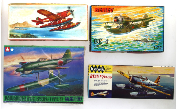 4 maquettes d'hydravions vintages 1/72, 