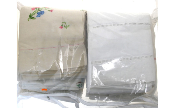 Lot de linge ancien (6 draps en tout) : 