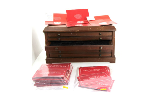 LEONARD DE VINCI - Collection de 36 méd