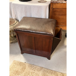 Petit meuble anglais, assise skaï brun e