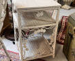 Ensemble de petits mobiliers blancs en r