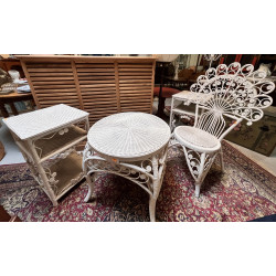 Ensemble de petits mobiliers blancs en r