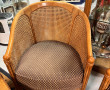 Paire de fauteuils en bois clair et cann