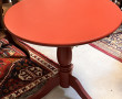 Guéridon rond en stratifié rouge, base t