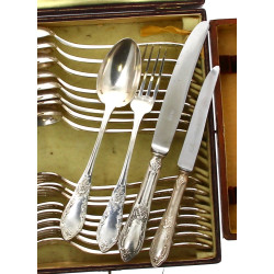 FRENAIS - 9 couverts de table, 6 couteau