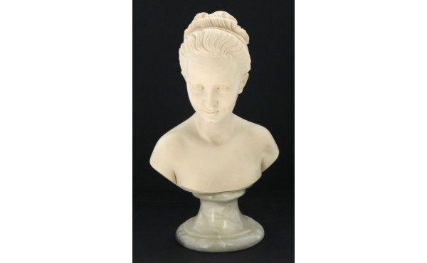 Buste de femme en résine et base marbre,
