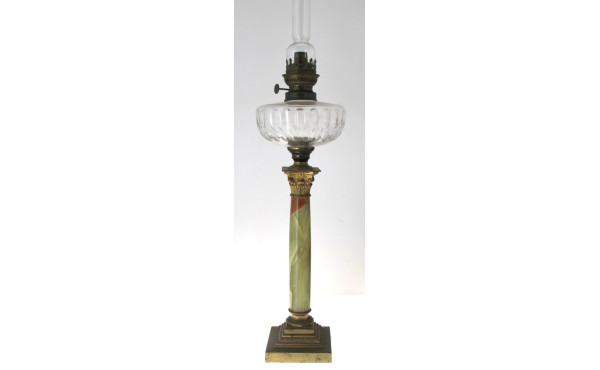 Grande lampe à pétrole ancienne base col