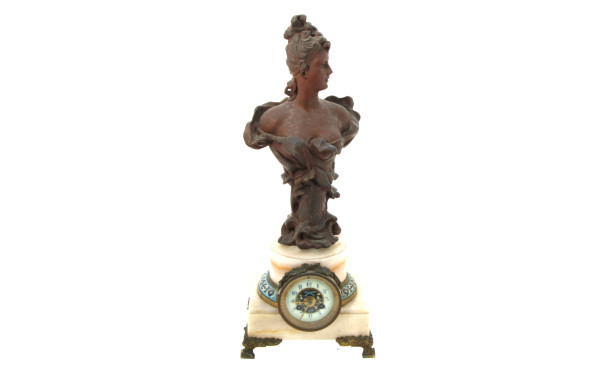 Pendule circa 1900 en onyx, émaux cloiso