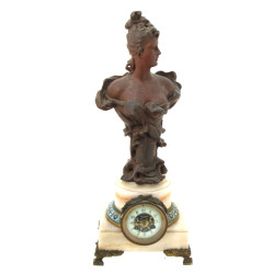 Pendule circa 1900 en onyx, émaux cloiso