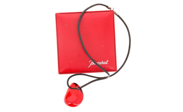 BACCARAT - Pendentif en forme de galet e