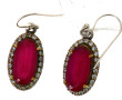Paire de BO pendantes serties chacune d'